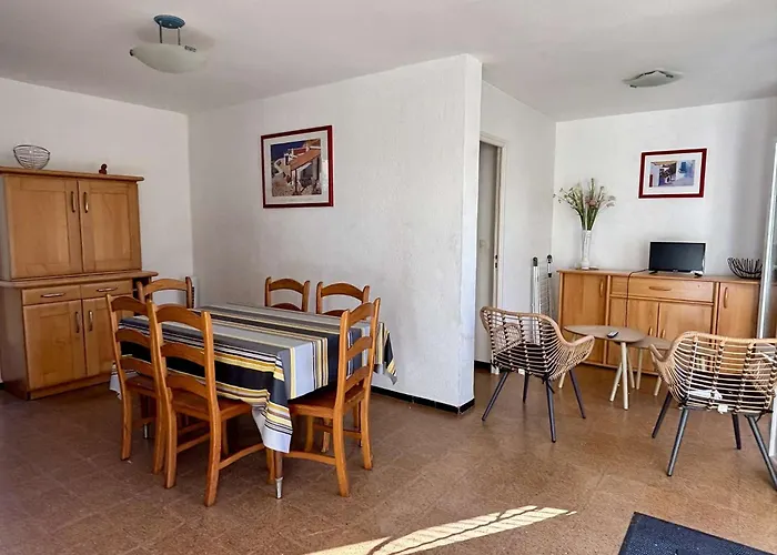 Maison 4 Pieces 7 Couchages Sur Ar000-007 *